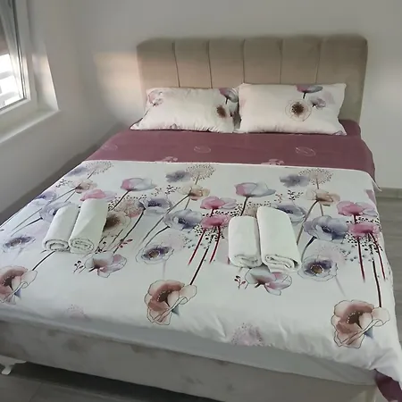 Apartman Una Lägenhet *