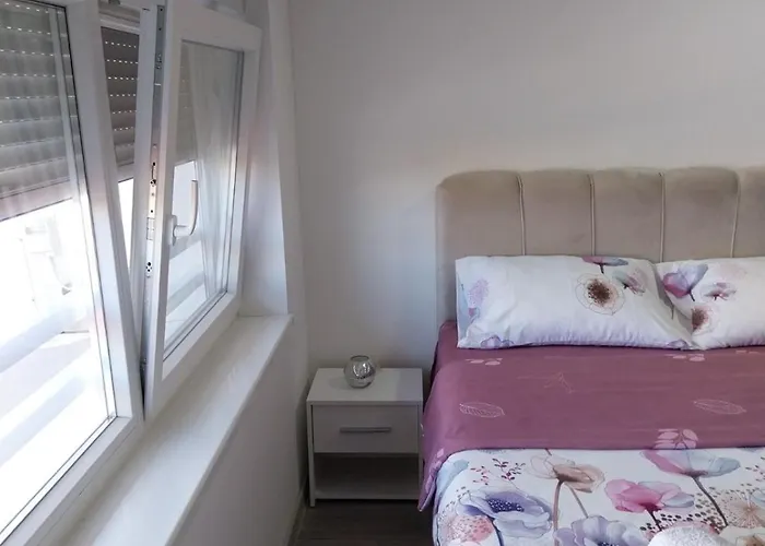 아파트 Apartman Una *