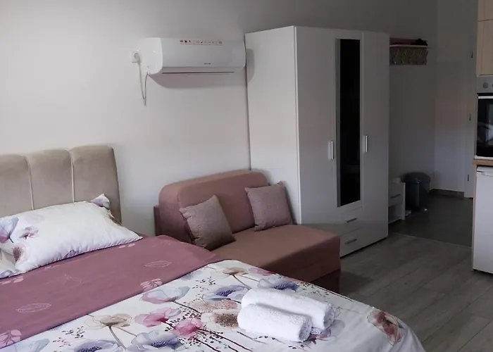 아파트 Apartman Una