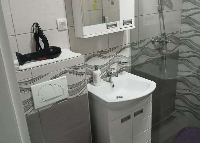 아파트 Apartman Una